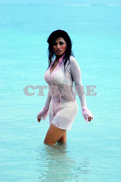 Experience elite pleasure with Saanvi