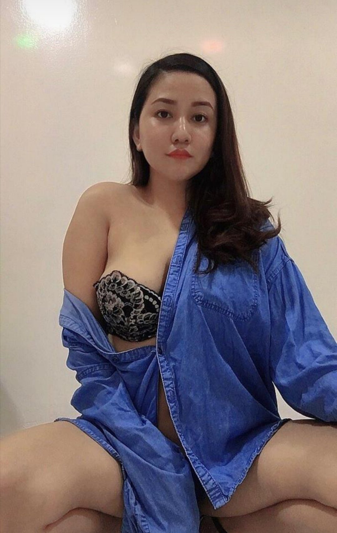 Have a Sizzling Hot Romantic or Passionate Night with Noida Escort