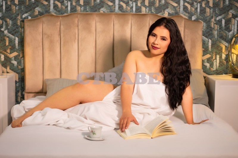 Fiza Noida Escort service Photo 1 of 1.6666666666667