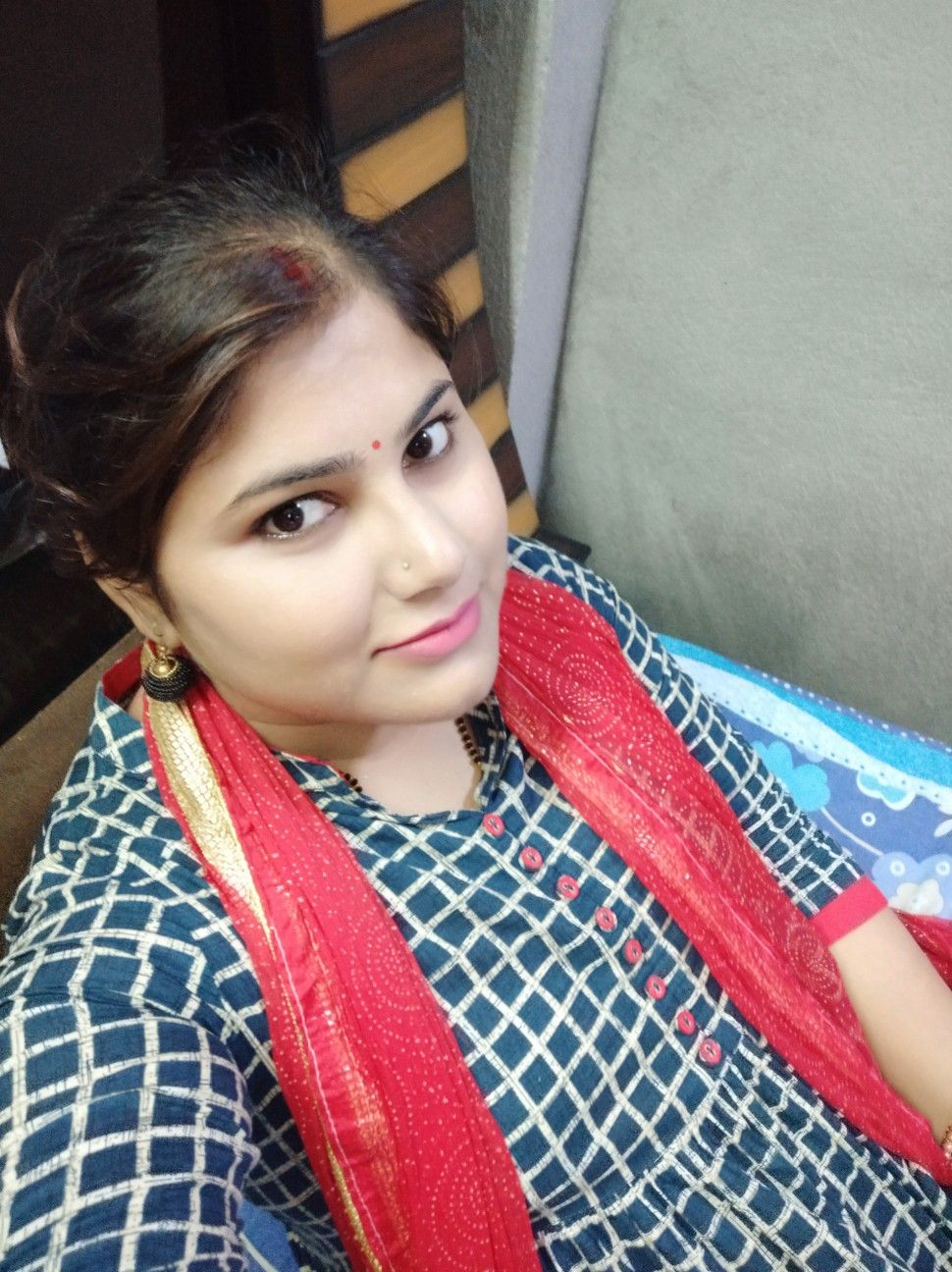Aditi Roy 100% Real photos Photo 1 of 1