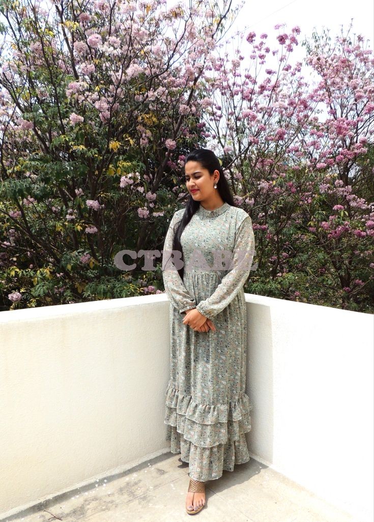 Sonam Kapoor  I AM INDEPENDENT Photo 1 of 1