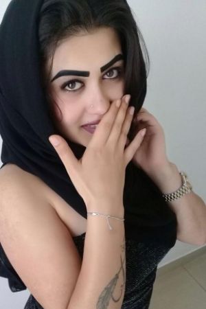 Sandhya Call Girl In Photo 1 of 1