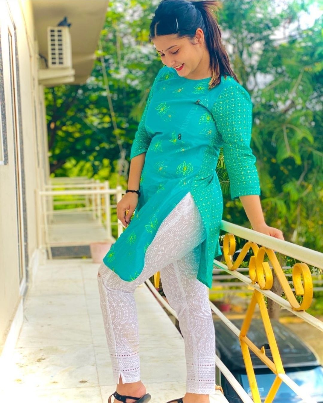 Nandini  😋Free what's up Photo 1 of 1